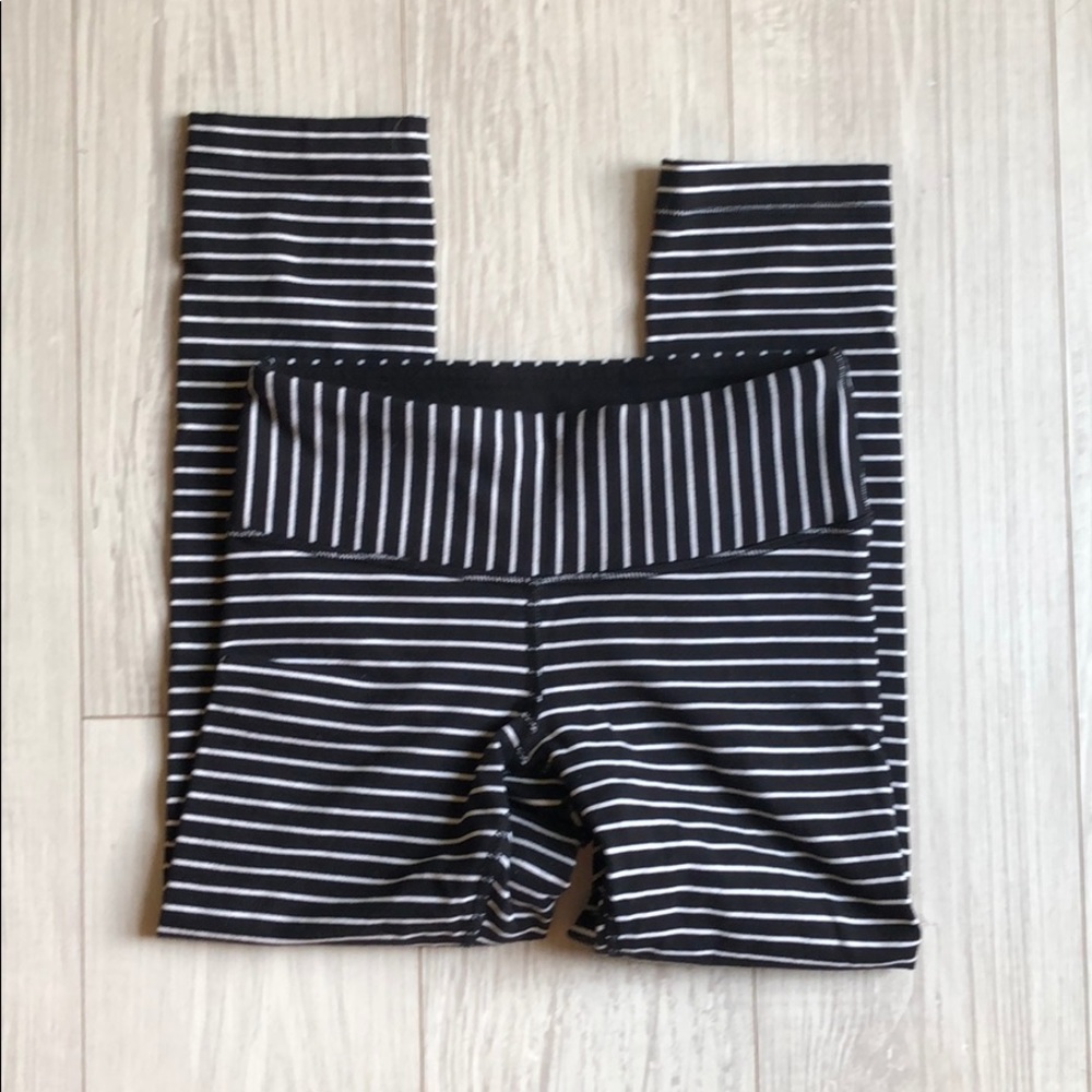 Lululemon striped wunder under crop